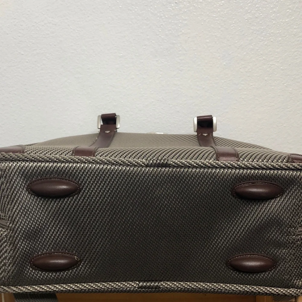 Samsonite Corporation Perfect Carry-On Luggage - Picture 10 of 10